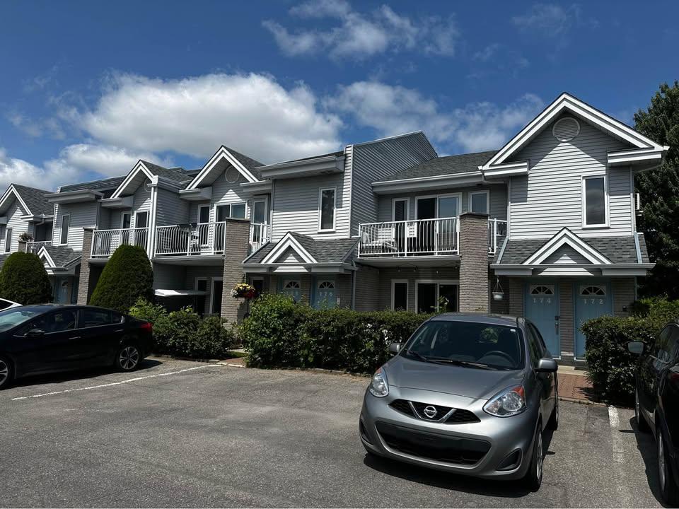 Condo 5 1/2 à louer - Entrée privée avec cours | 3059042