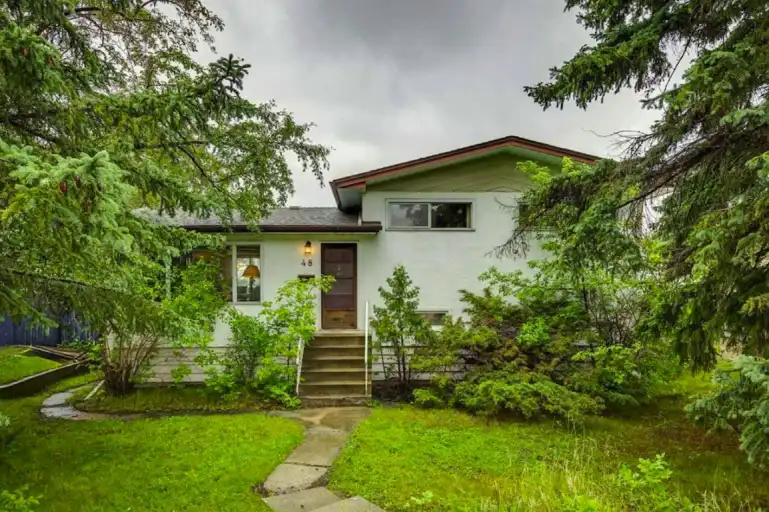 Fairview Rental – Main & Top Floors with Stunning Downtown Views! | 48 Fielding Drive Southeast, Calgary | 3059321