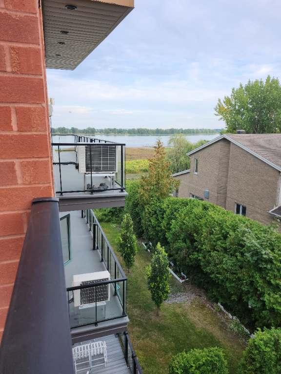 Condo 4 1/2 à louer | 3059390