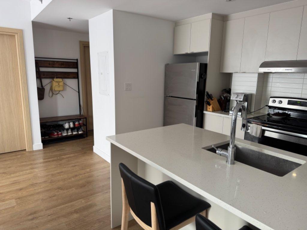 Bail à céder – 4 ½ moderne avec 2 chambres et 2 salles de bain – près du Parc Jarry | 3091087