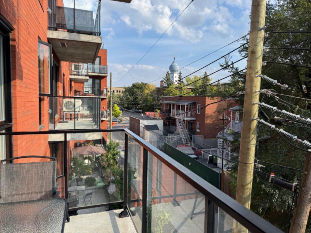 Bail à céder – 4 ½ moderne avec 2 chambres et 2 salles de bain – près du Parc Jarry | 3091087