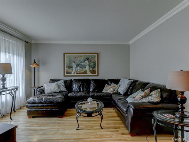 Étage de maison avec 3 chambres, grand jardin privé et 3 stationnements | 3059402