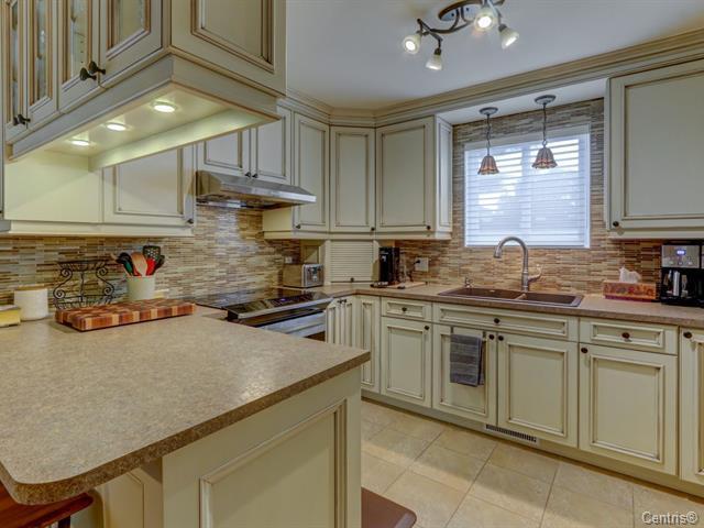 Étage de maison avec 3 chambres, grand jardin privé et 3 stationnements | 3059402