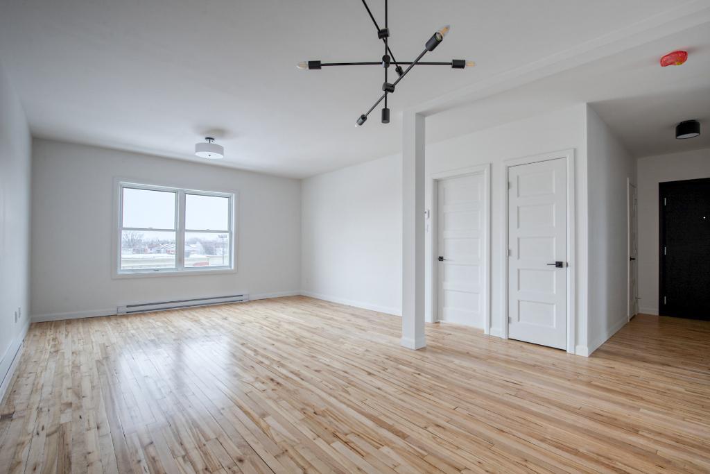 Appartement 4 & 1/2 avec rénovation récentes | 3060759