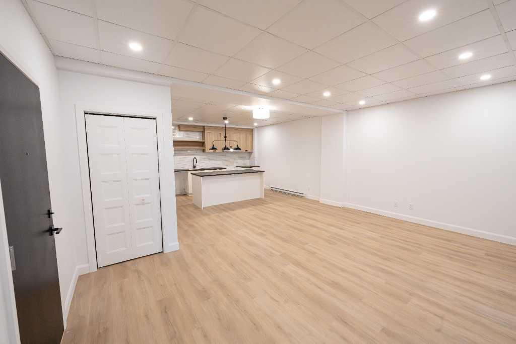 Appartement 4 & 1/2 avec rénovation récentes | 3060760