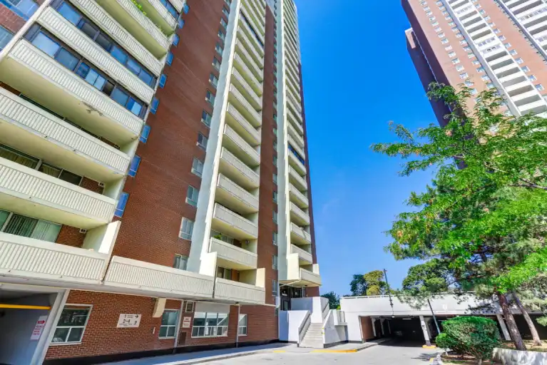 MASSEY | 1 Massey Square, Toronto | 3060896