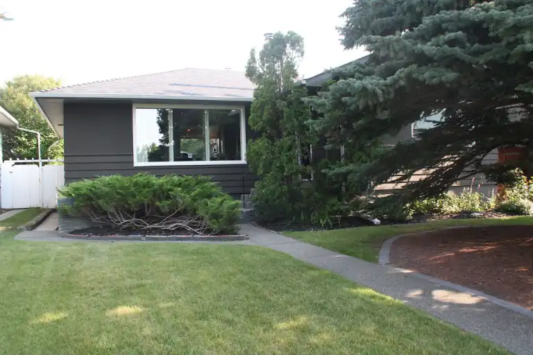 Elboya/Stanley Park – Bungalow with Parkview | 504 46 Avenue Southwest, Calgary | 3061029