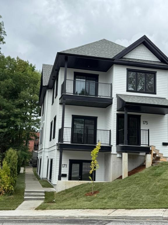 4½ neuf à louer Sherbrooke – Stationnement, option électros | 3061057