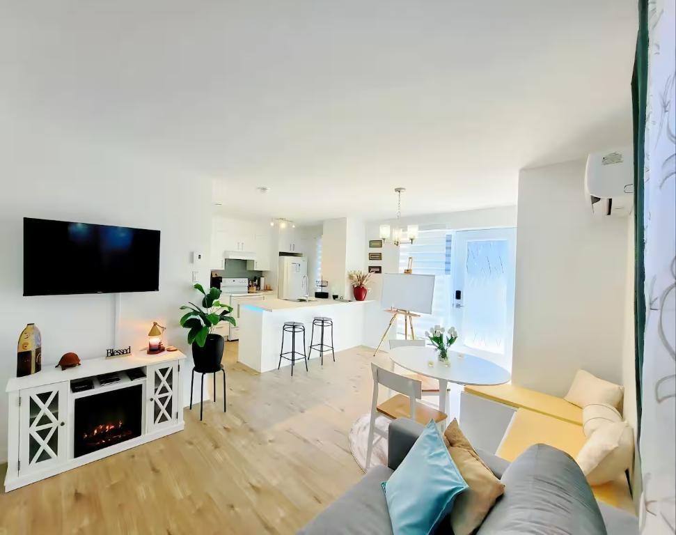 MTR Apart Longueuil – Séjours corporatifs Montréal | Meublé & Tout inclus | 3072587