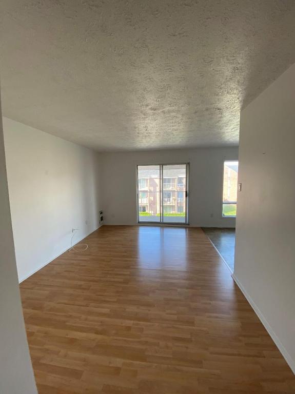 2 CH - 1 SDB - Granby - $1,195 /mo | 3090535