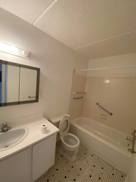 2 CH - 1 SDB - Saint-Jean-sur-Richelieu - $1,295 /mo | 3062774