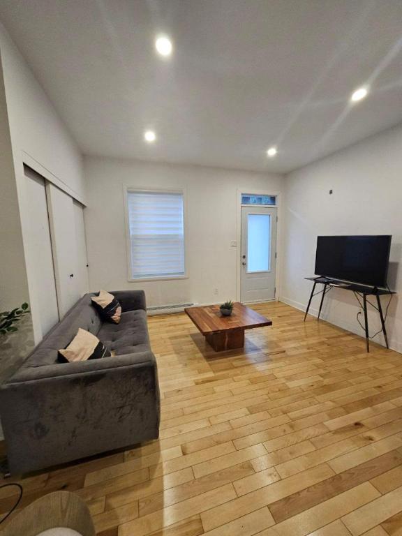 2 CH - 1 SDB - Montréal - $1,560 /mo | 3063428