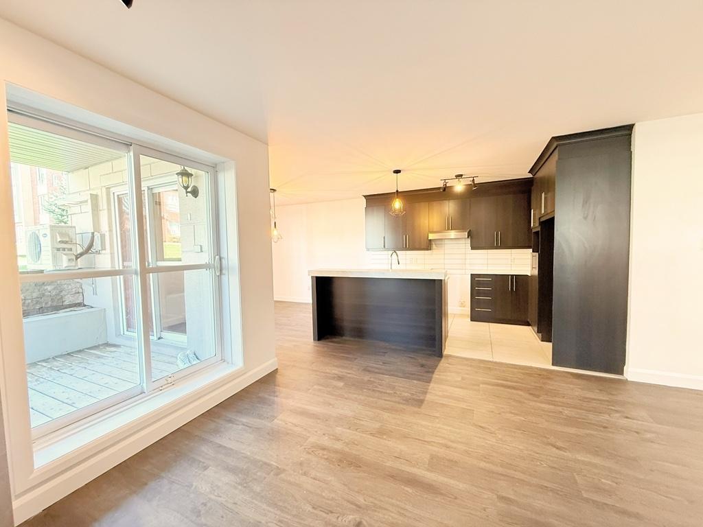 4 ½ rénové – 2 chambres avec walk-in – Saint-Hubert (près Parc de la Cité) | 3063926