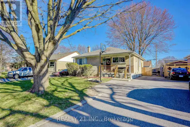 13 BILLINGSGATE CRESCENT | 13 BILLINGSGATE CRESCENT, Ajax | 3063950