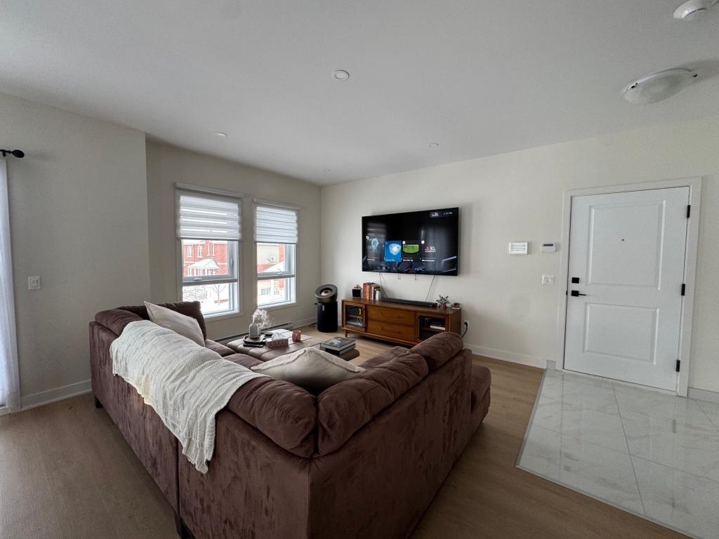 4 1/2 A LAVAL A LOUER MODERNE ET LUXUEUX POUR OCTOBRE | 3065331