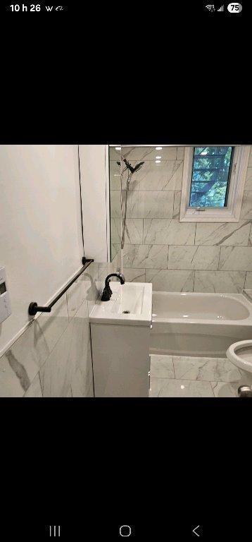 Grand 6 1/2 TOUT RÉNOVÉ AVEC COUR PRIVÉE | 3065333