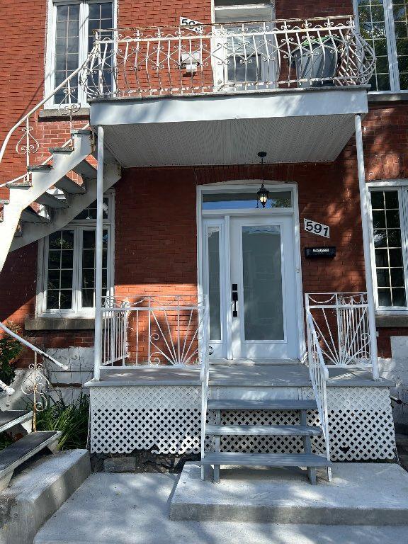 Très beau logement 4 1/2 près de promenade Bellerive! | 3084299