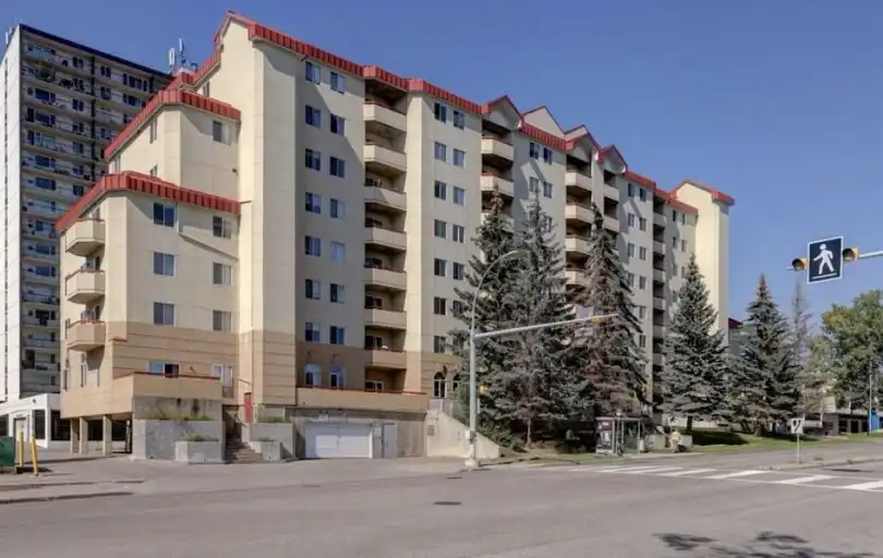 Spacious 2 Bed / 2 Bath Condo – All Utilities + Internet + Parking – $1,950 | 504 - 2011 University Dr NW, Calgary | 3065573