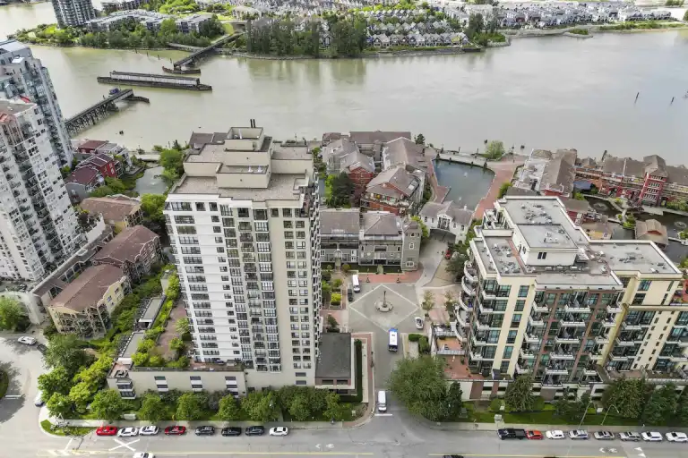 Large Executive condo + pet friendly - 2 Bedroom 2 Bath Waterfront @ the Quay | 1 Renaissance Square, New Westminster | 3067297