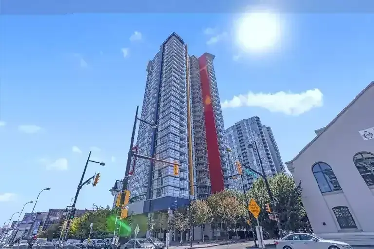 Beautiful 1 Bedroom Plus Solarium in Vancouver! Sorry No Parking | 602 Citadel Parade, Vancouver | 3067300