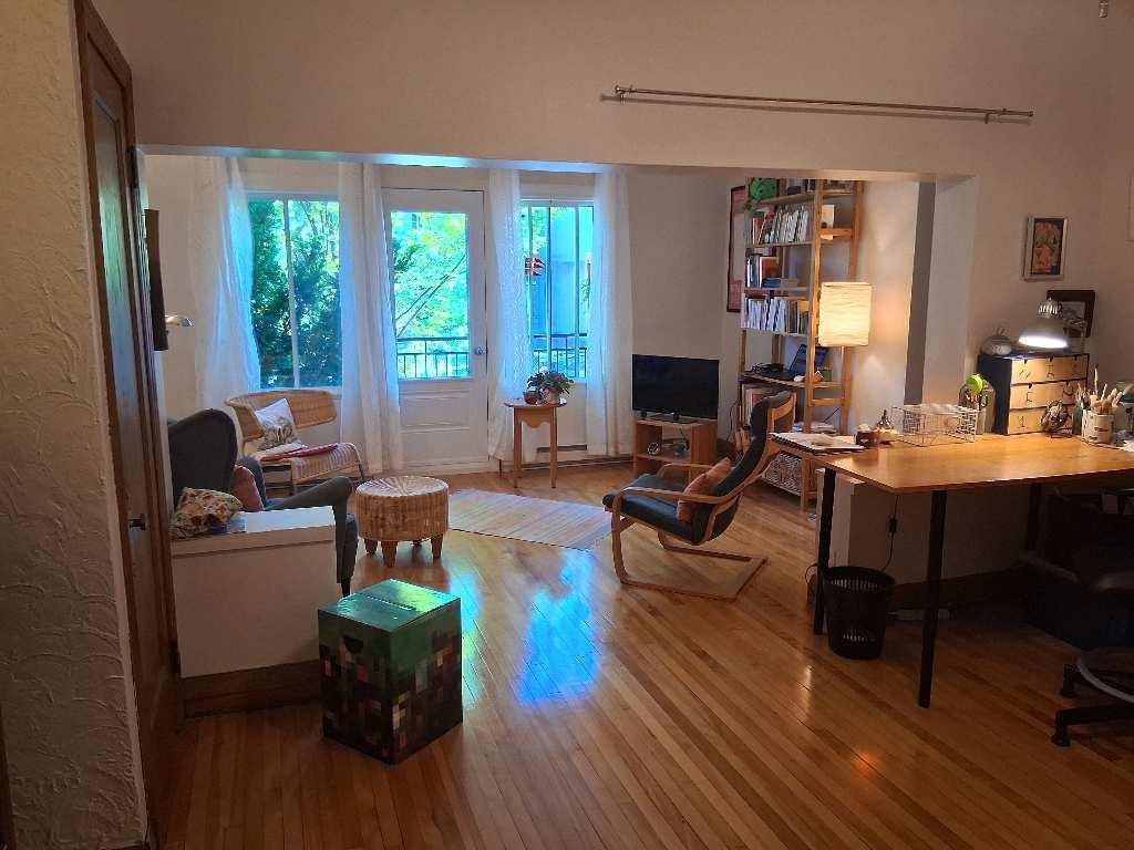4 1/2 au rez-de-chaussée avec cour privée | 3067737
