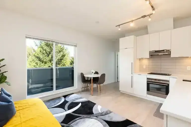 Modern 1-Bedroom Condo Near Gateway SkyTrain | 13678 Grosvenor Road, Surrey | 3069864