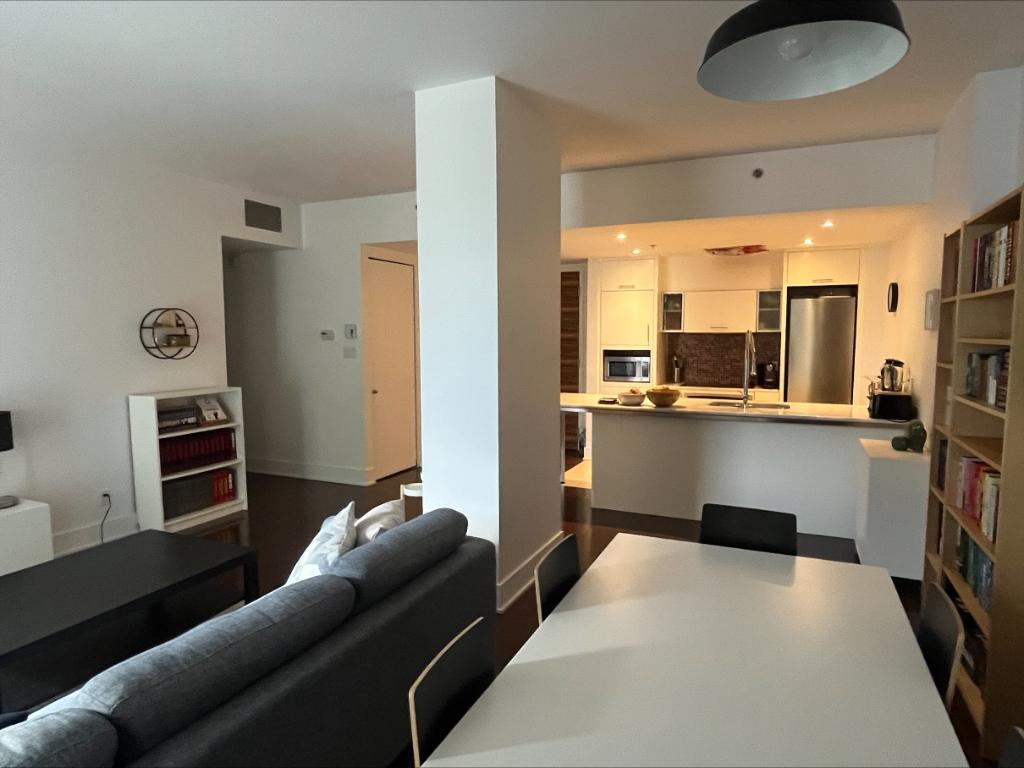 Superbe 4-1/2 (2 chambres + 2 salles de bain) - 2000$/mois - Vieux-Port - disponible 1er Novembre | 3074657