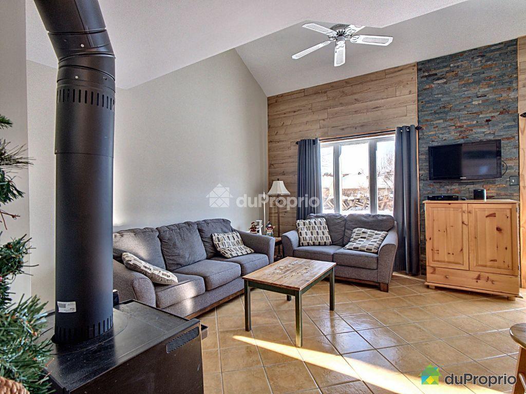 ❄️⛷️ Condo de ski au Mont-Sainte-Anne disponible pour la saison hivernale ! 🏔️🔥 | 3070533