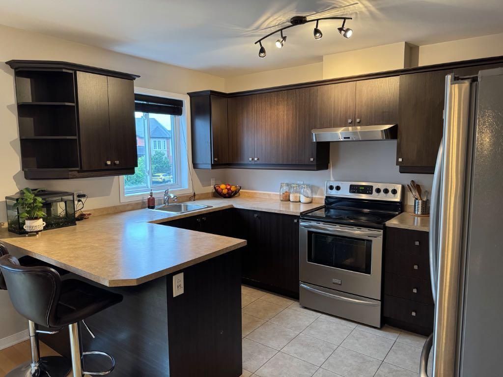 DISPONIBLE IMMÉDIATEMENT - Maison sur 2 étages à louer - 2475$/mois - 3 chambres - garage - cour privée | 3074674