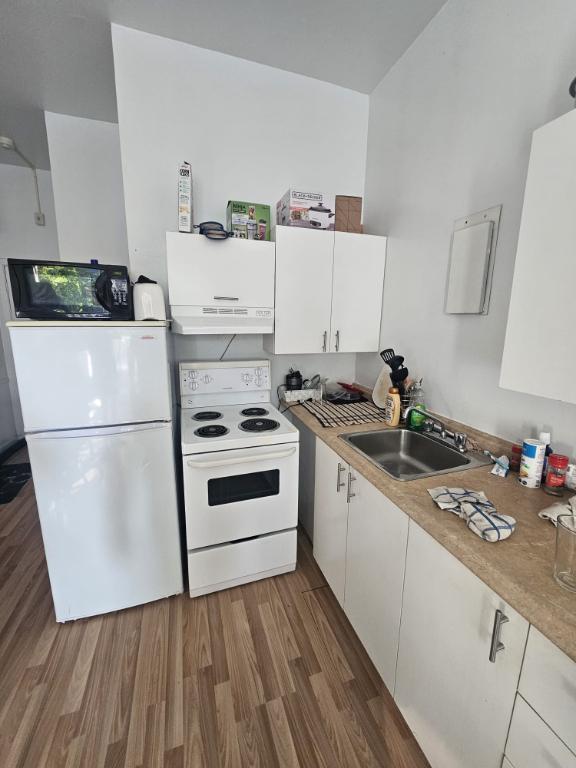 Cession de Bail (lease transfer) Studio Meublé + WIFI + HYDRO — $1145/mois | 3072124