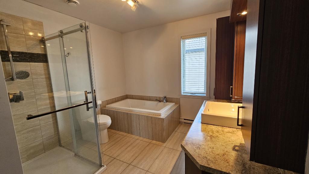 Grand 5 1/2 à louer magnifique vue, aire ouverte | 3072574