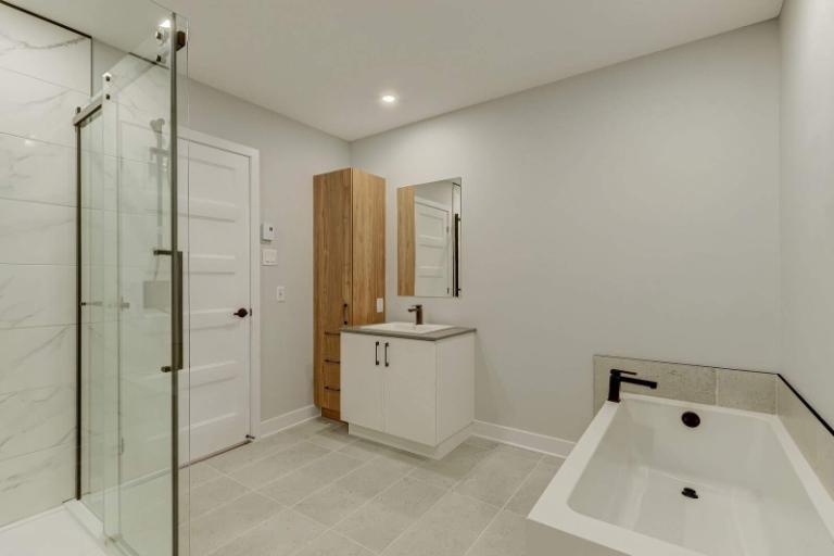 2 CH - 1 SDB - Granby - $1,600 /mo | 3072580