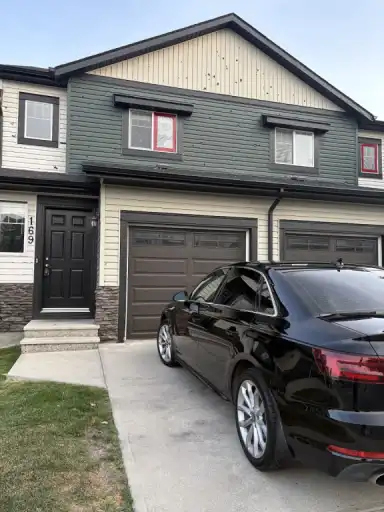 3 Beds / 2.5 Baths Walkout Town House in Panorama Hills | 169 Pantego Lane Northwest, Calgary | 3072885