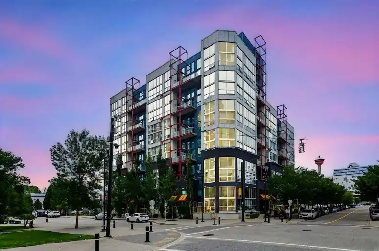 Cool Loft in Trendy East Village with City View and Underground Parking | 509 - 535 8 Avenue Southeast, Calgary | 3073175