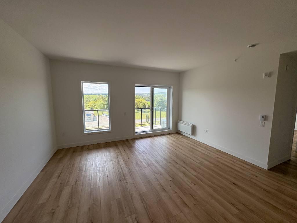 4 1/2 disponible dès maintenant à Sainte-Marie ! | 3074283