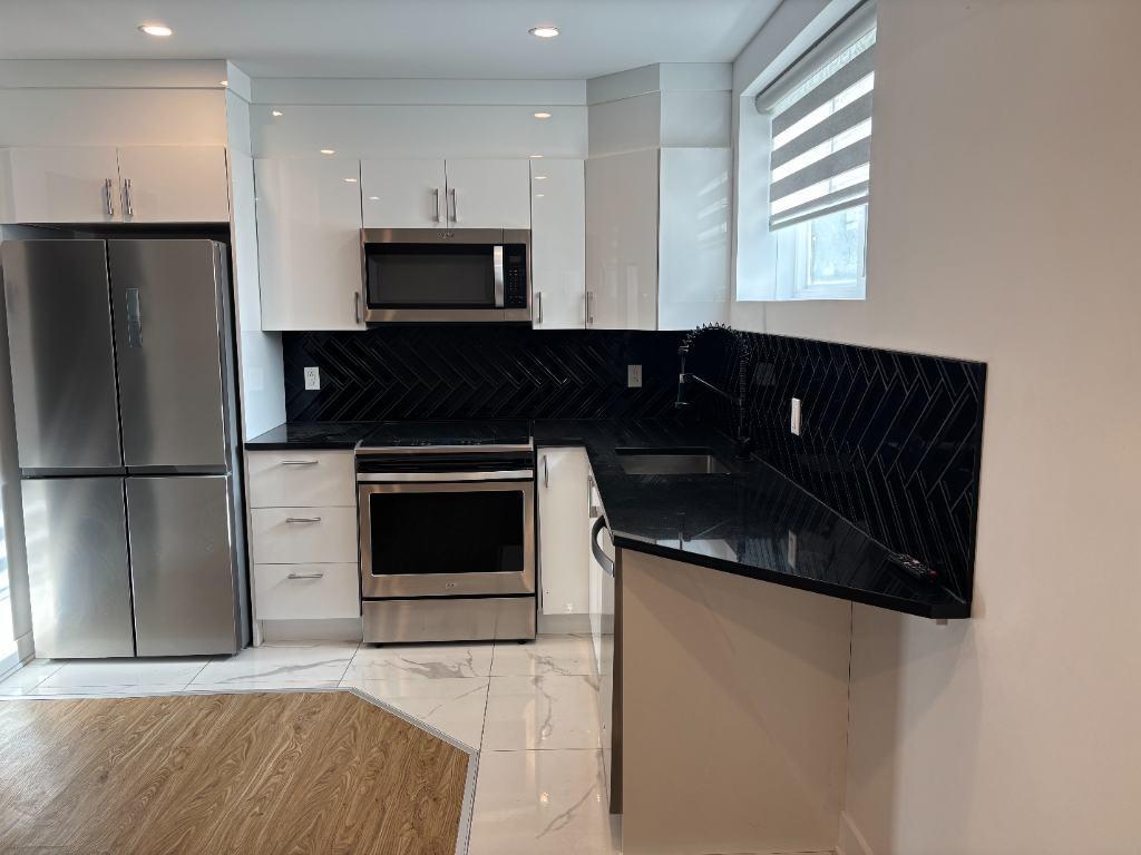 Studio semi-meublé, rénové, dispo maintenant | 3074284