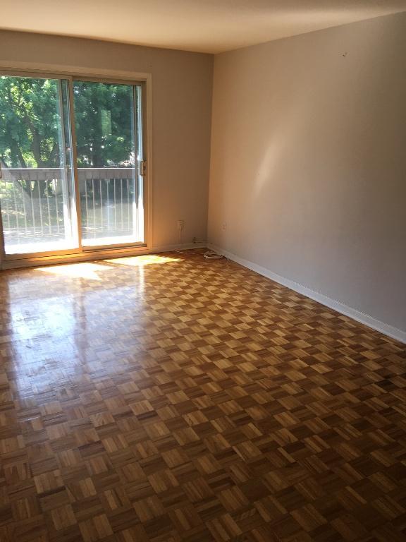 Beau 41/2 Laval | 3074292
