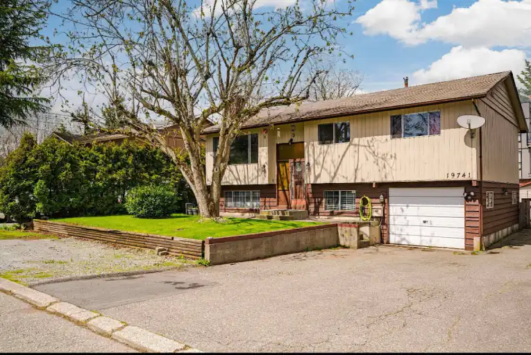 Pet-Friendly 3BR House w/ Large Yard + Home Office – Walk to Downtown Langley | 19741 54A Avenue, Langley | 3074388