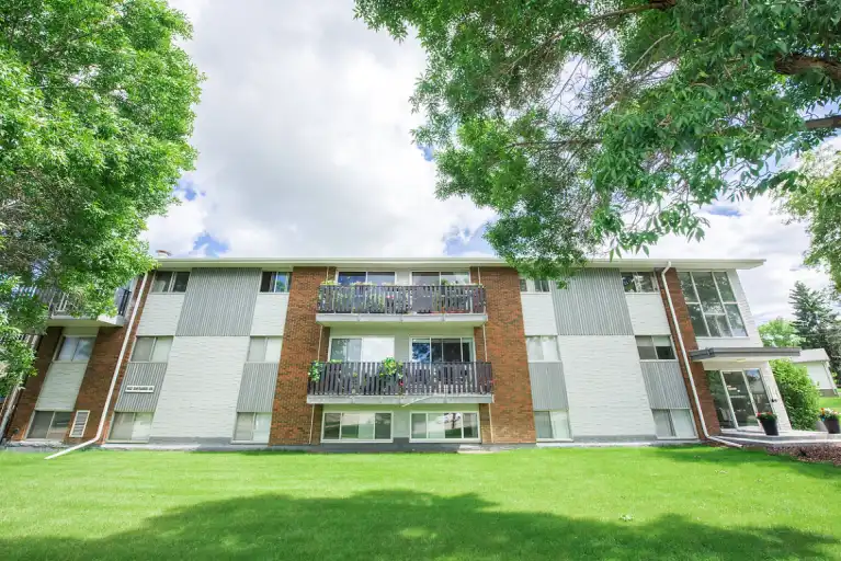 Sherwood Arms | 1602 Sherwood Drive, Sherwood Park | 3074461