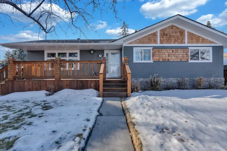 BEAUTIFULLY DESIGNED HOME IN THE HEART OF GLAMORGAN | 19 Garrick Drive Southwest, Calgary | 3074611