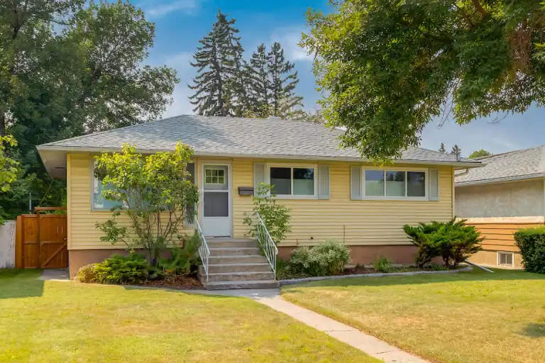 ALL UTILITIES INCLUDED! PET FRIENDLY, 3-BEDROOM MAIN FLOOR SUITE | 3031 28 Street Southwest, Calgary | 3074625