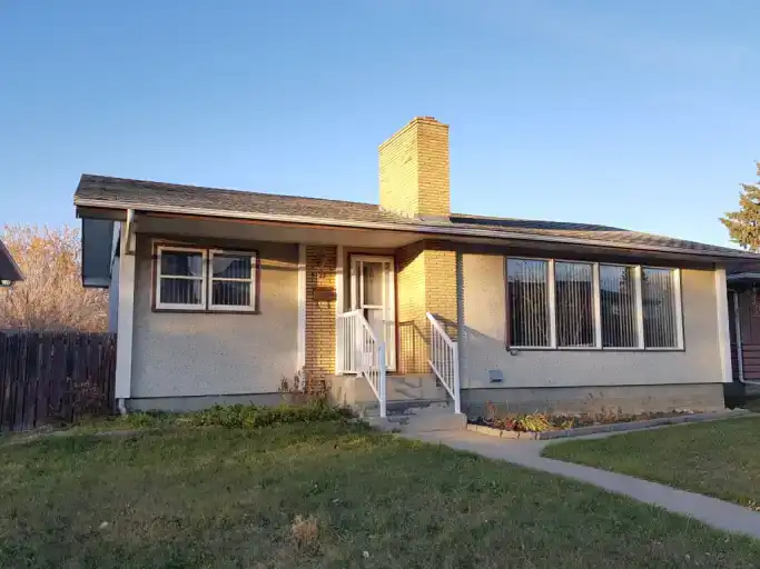 Gorgeous 3-bedroom House in Red Deer | 5122 44 Street, Red Deer | 3074778