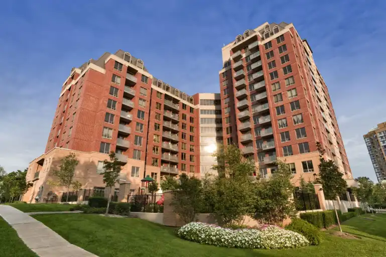 The Landmarq Rental Residences | 171 Main Street, North, Brampton | 3082780