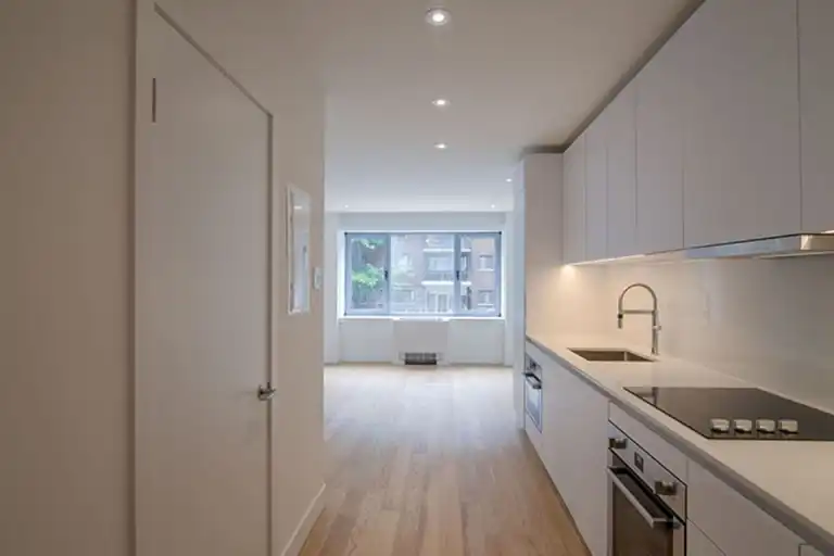 Mountain Place | 3468 Rue Drummond, Montreal | 3083579