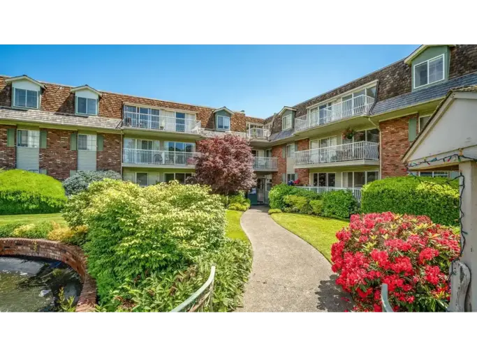 Fraser Tolmie Apartments | 1701 Cedar Hill Cross Road, Victoria | 3083706