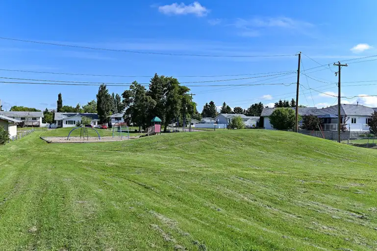 Wildrose Estates | 4202 45th Street, Wetaskiwin | 3083857