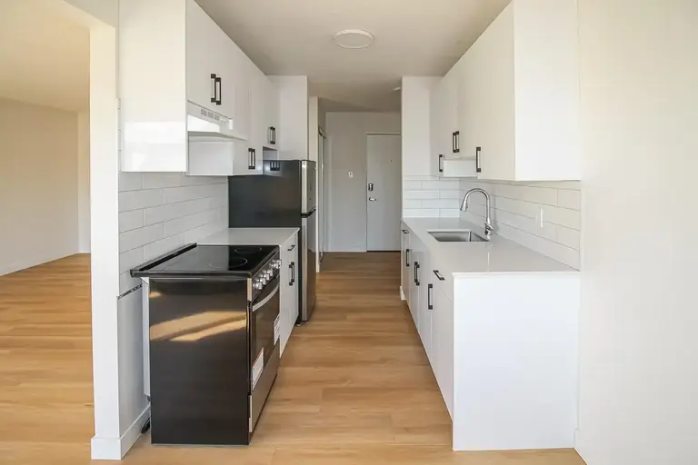 SandStone 124th - 12403 117th | 12403 117 Avenue Northwest, Edmonton | 3107484