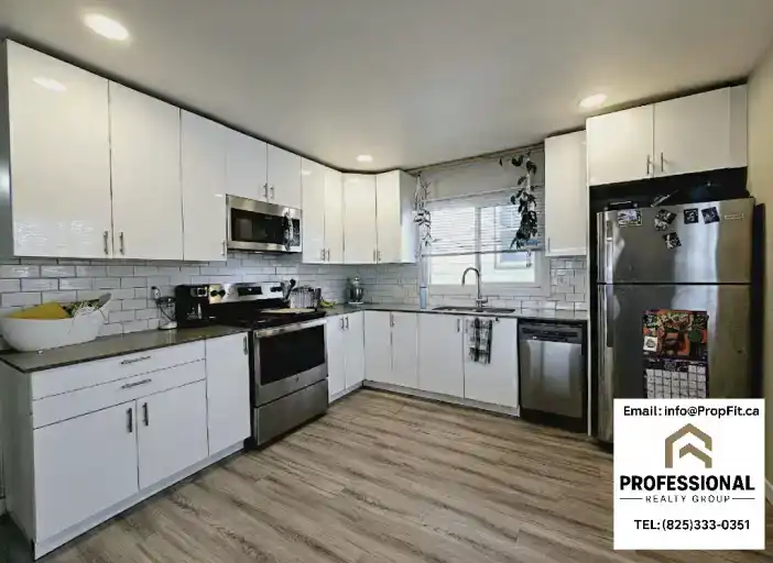 MAINFLOOR SUITE-INSUITE LAUNDRY-PET WELCOME-HUGE YARD-QUIET MATURE NEIGHBORHOOD | 8506 121 Avenue Northwest, Edmonton | 3083888