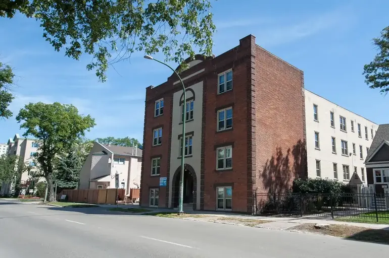 370 Stradbrook Avenue | 370 Stradbrook Avenue, Winnipeg | 3083900