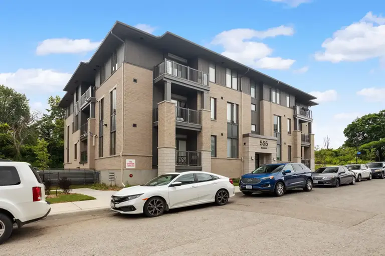 Hillview Apartments | 525, 545 & 555 Recolte Private, Orleans | 3107578